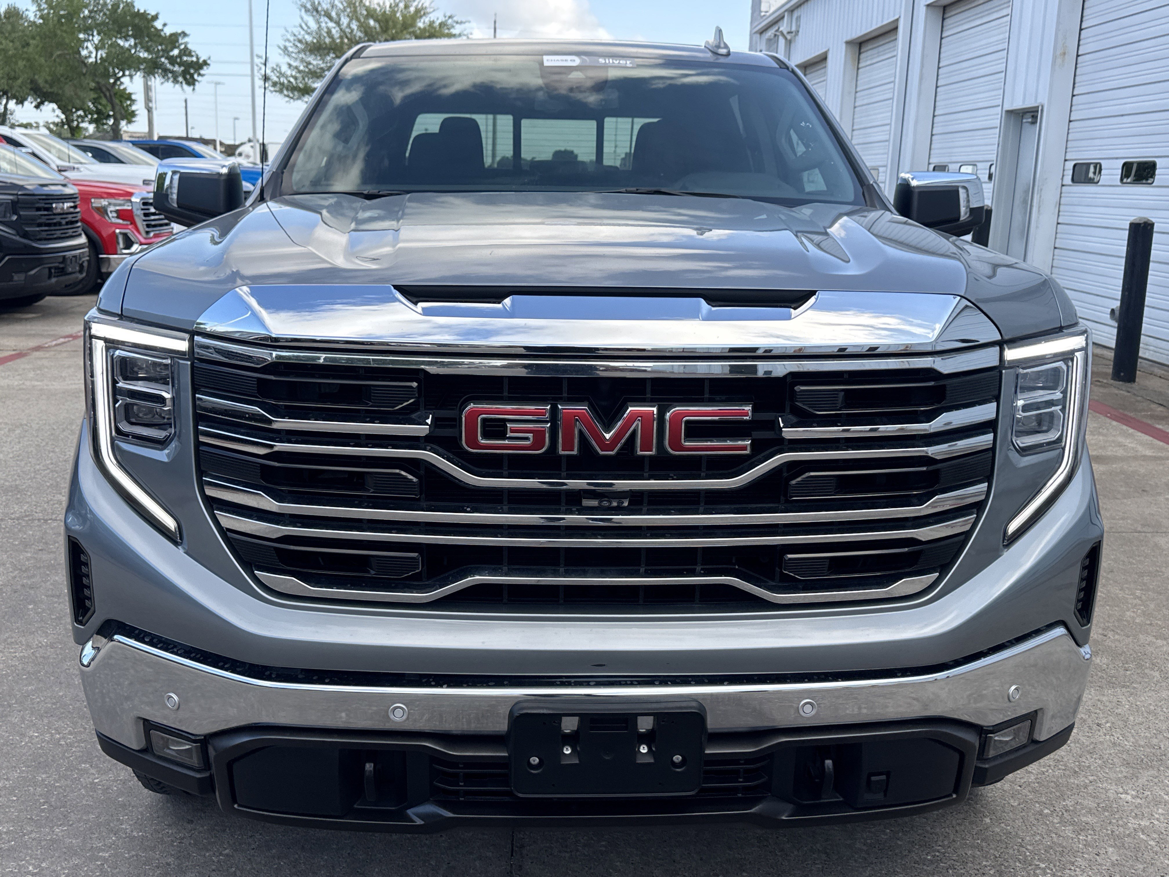 Used 2025 GMC Sierra 1500 SLT image 17
