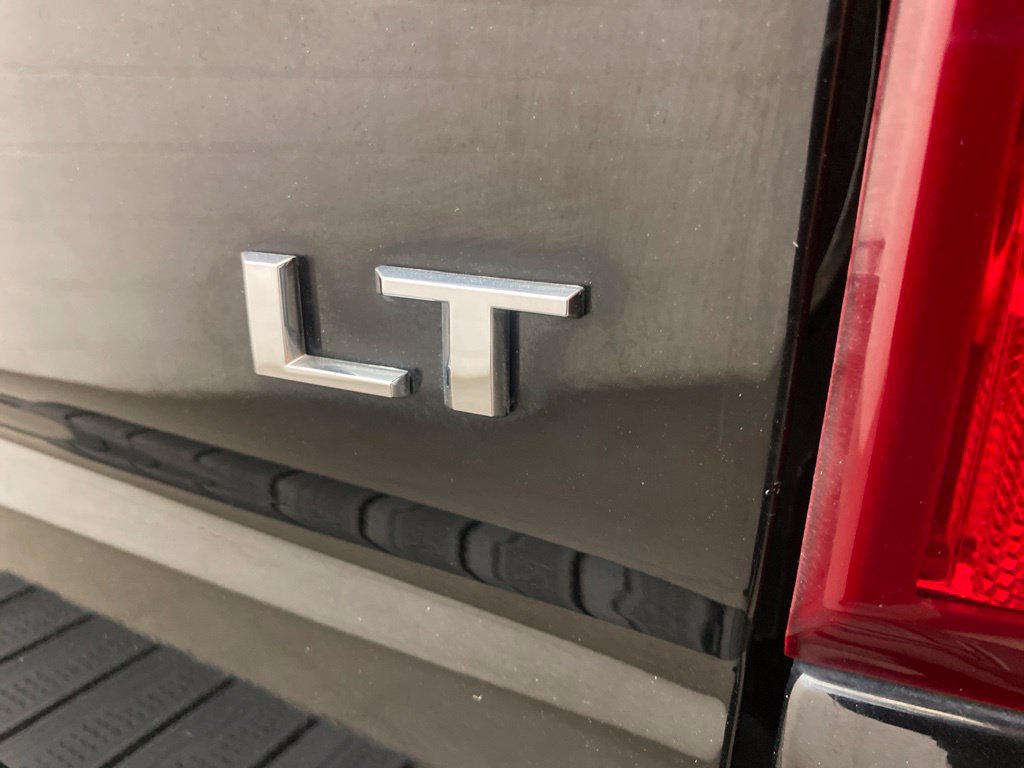 Used 2022 Chevrolet Silverado 1500 LT AWD/4WD image 9