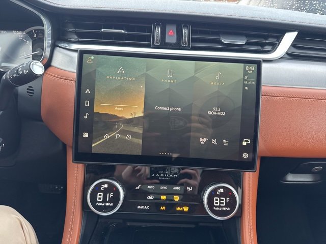 Used 2023 Jaguar F-PACE R-Dynamic S image 11