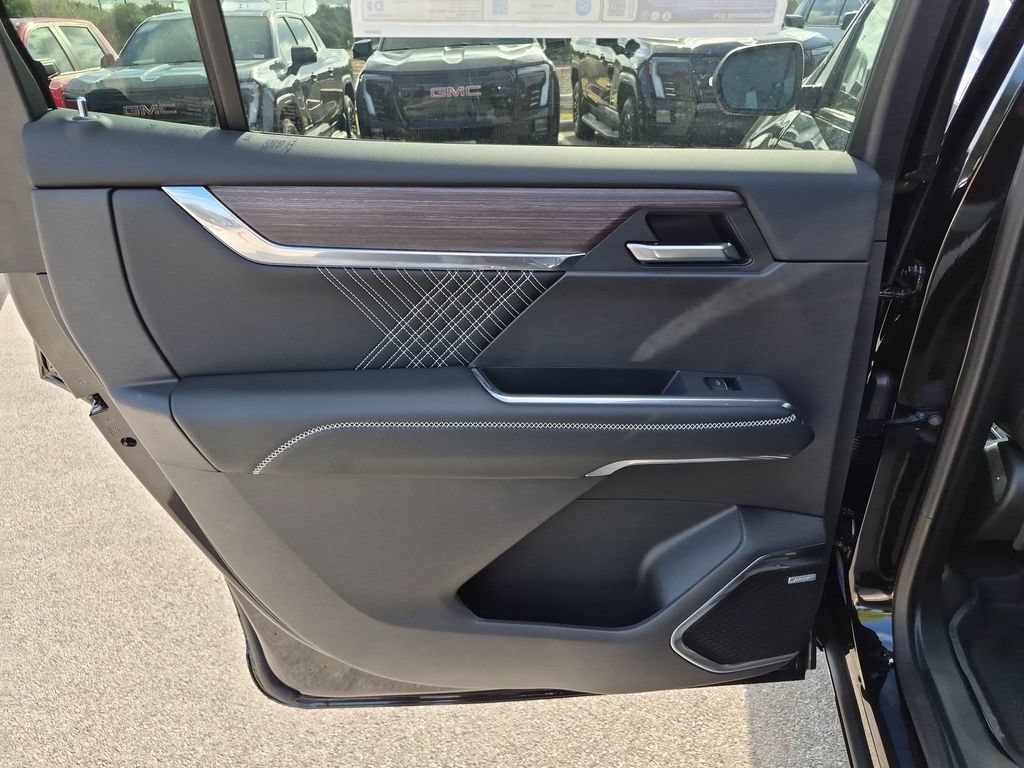 New 2027 GMC Acadia Denali w/ LPO, Floor Liner Package FWD image 34