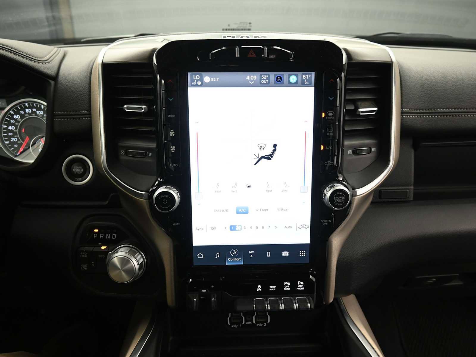 Used 2024 Cadillac XT4 Premium Luxury image 14