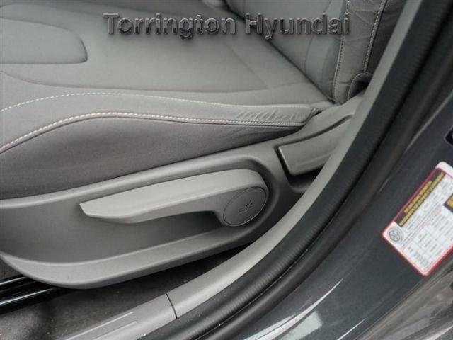 Certified 2023 Hyundai Elantra SEL image 24