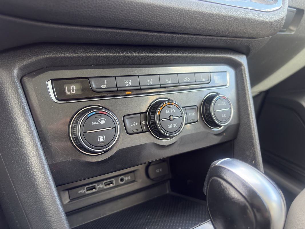 Used 2019 Volkswagen Tiguan SEL AWD/4WD image 24