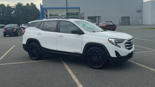 Used 2020 GMC Terrain SLE w/ Driver Convenience Package AWD/4WD image 2