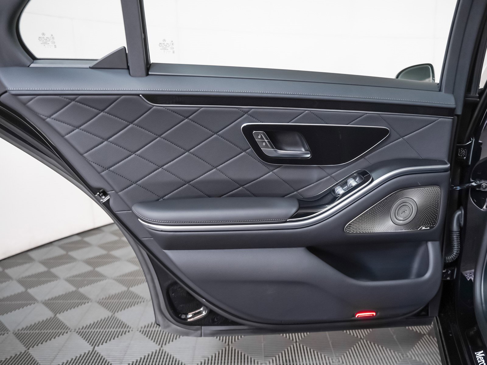 New 2025 Mercedes-Benz S 580 4MATIC Sedan image 22