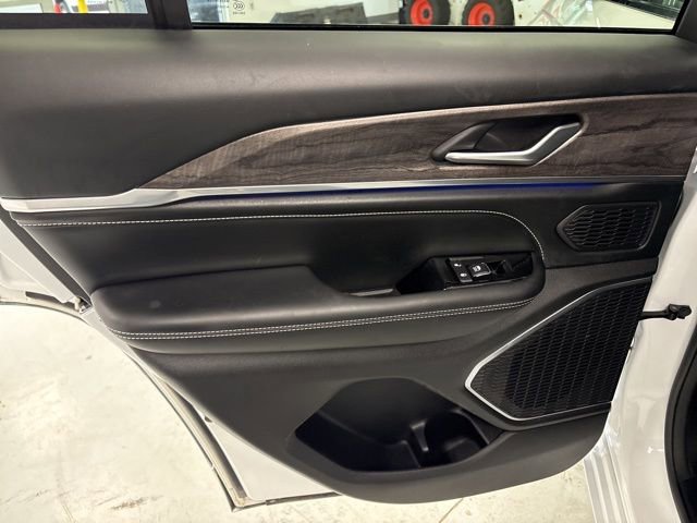 Used 2023 Jeep Grand Cherokee Overland image 22