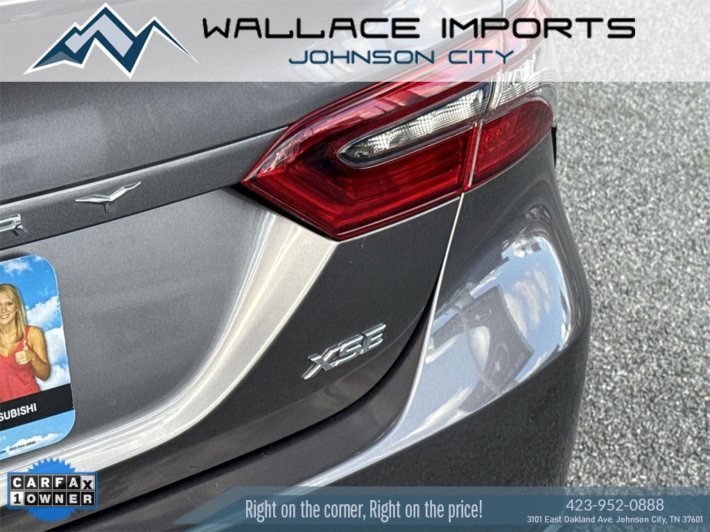 Used 2022 Toyota Camry XSE video 2