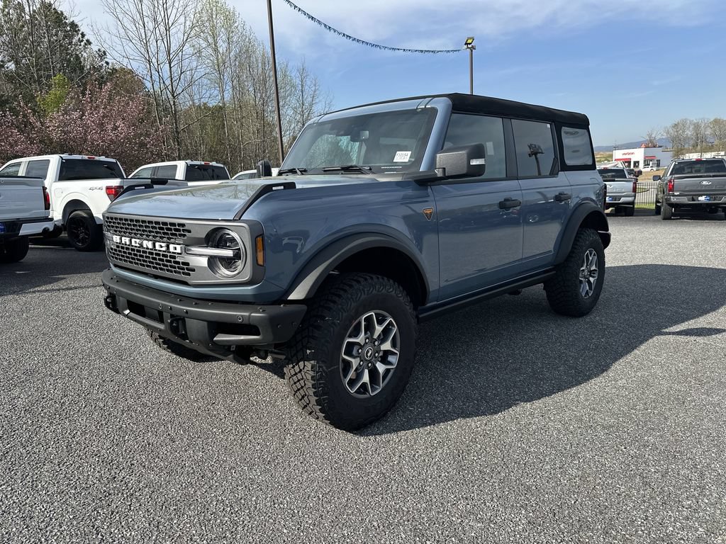 New 2025 Ford Bronco Badlands AWD/4WD video 3