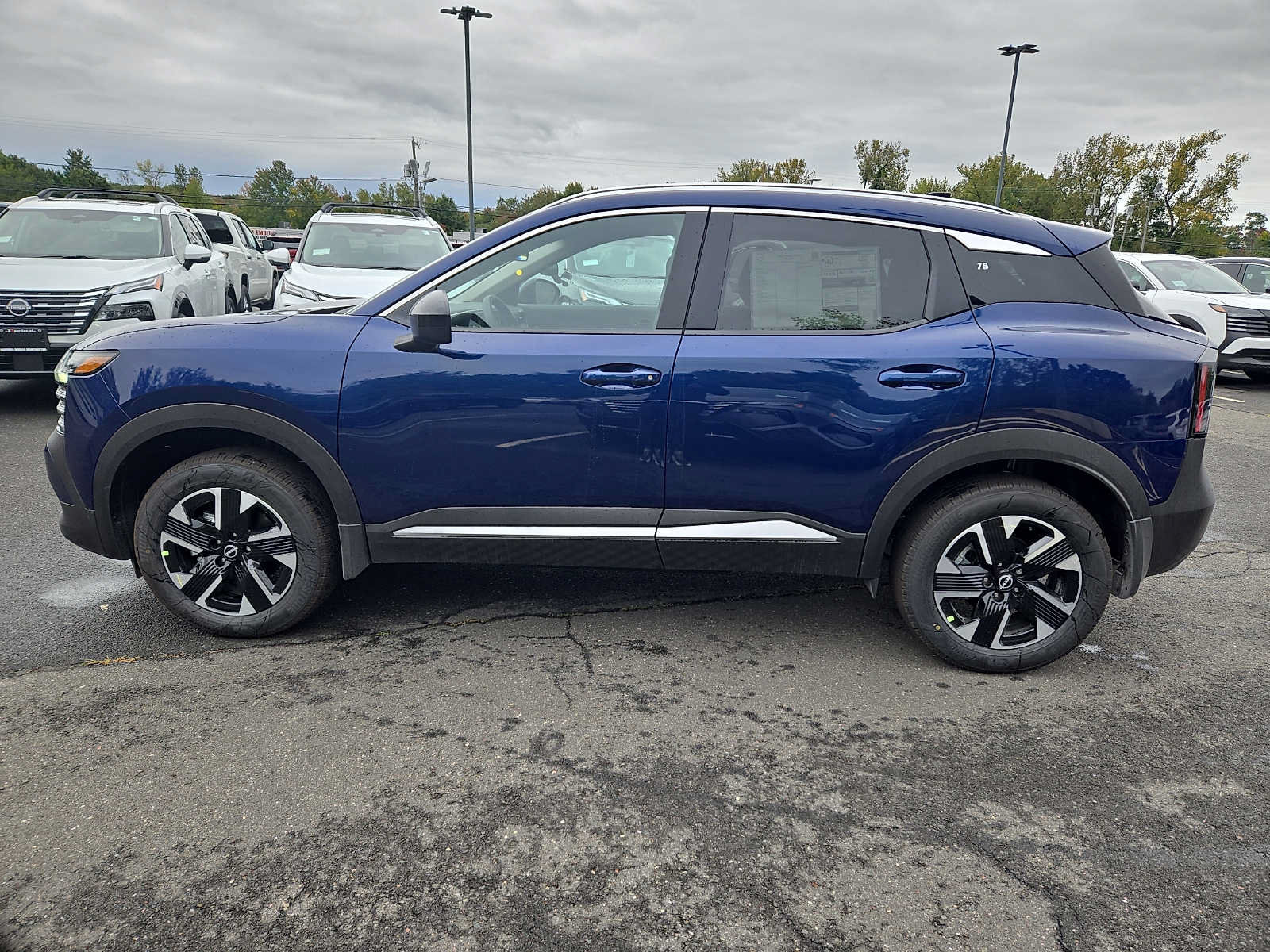 New 2027 Nissan Kicks SV AWD/4WD image 7
