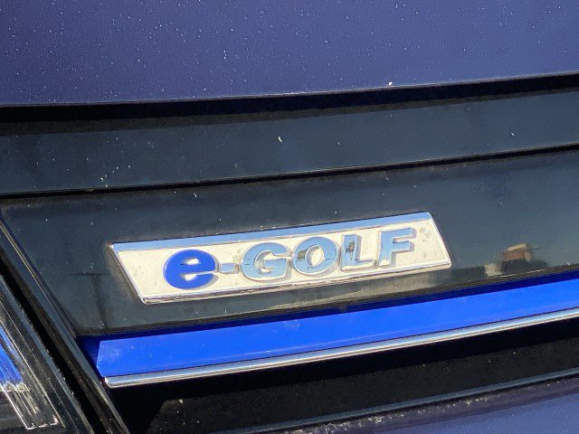 Used 2015 Volkswagen e-Golf SEL Premium image 32