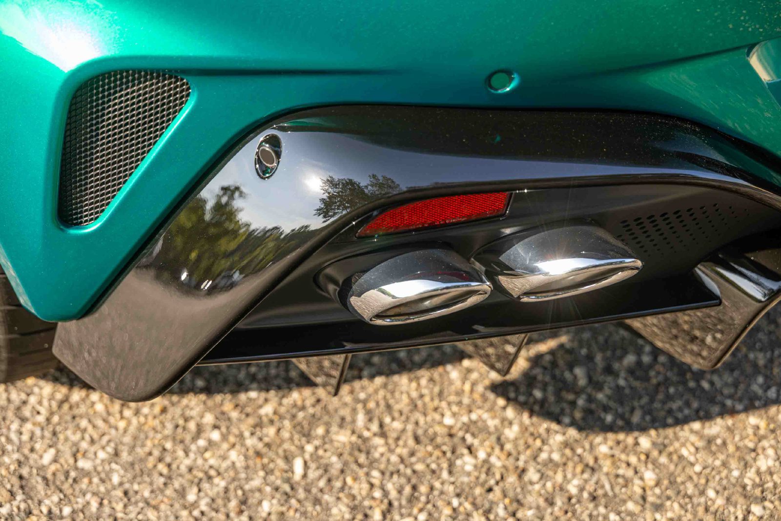 New 2026 Aston Martin V8 Vantage S RWD image 13