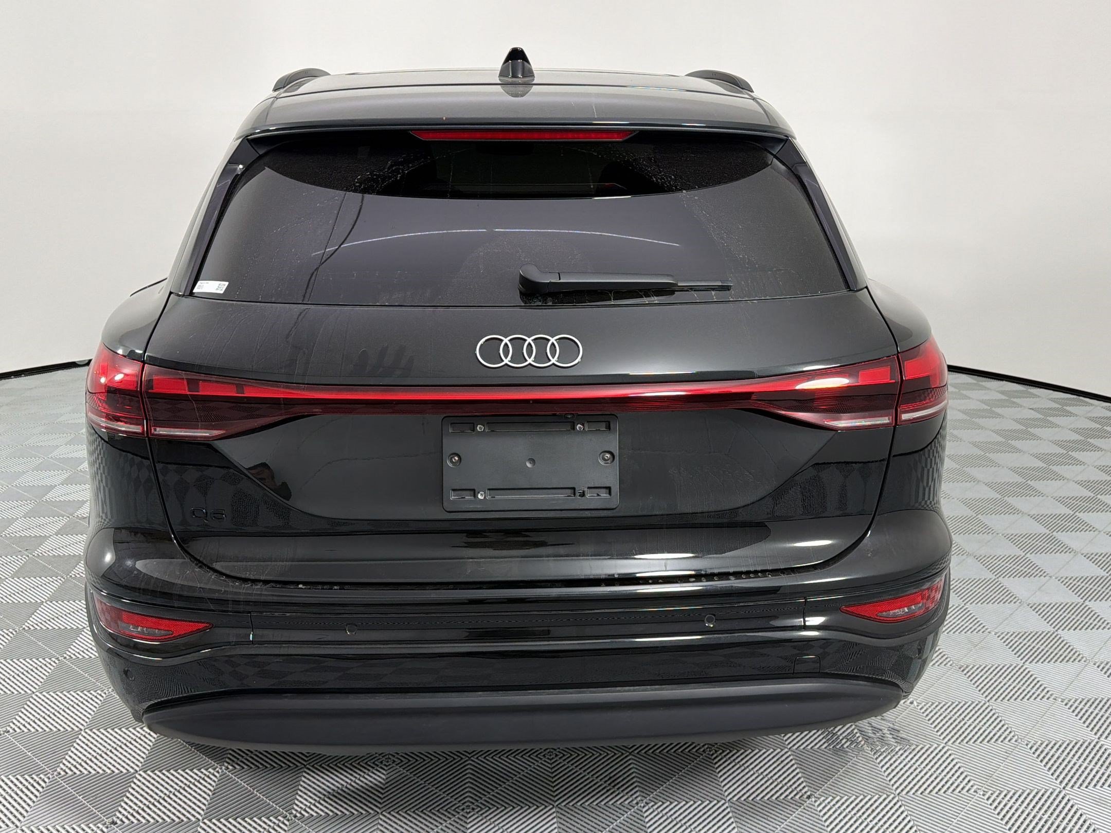 Used 2025 Audi Q6 e-tron Premium Plus w/ Premium Plus RWD image 10