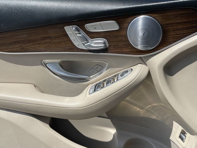 Used 2020 Mercedes-Benz GLC 300 image 23