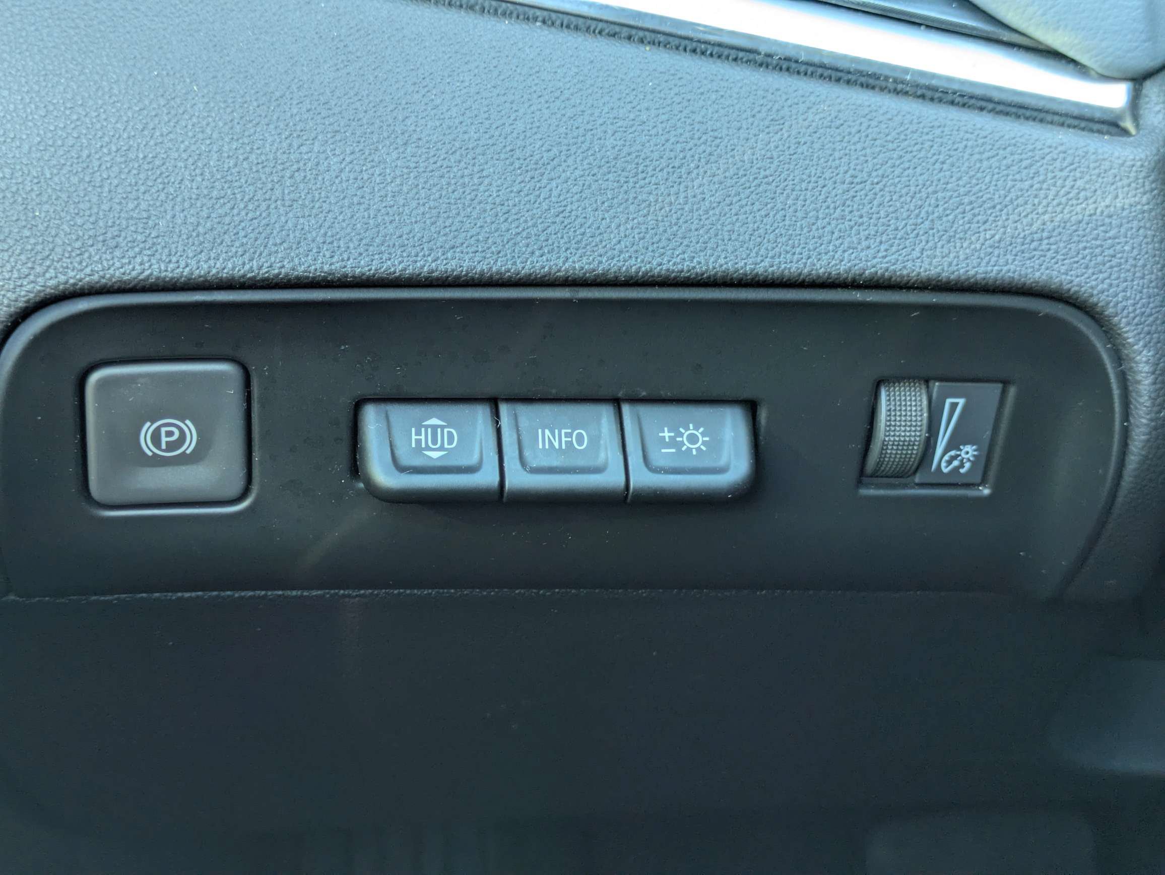 Certified 2024 Buick Enclave Premium FWD image 17