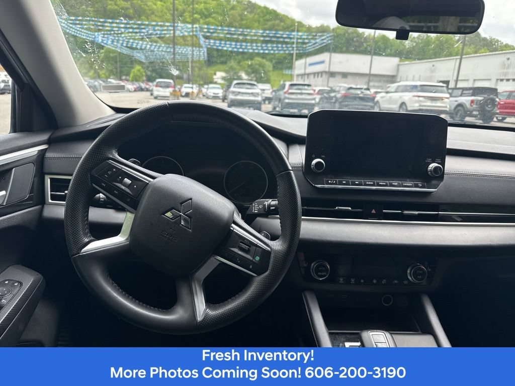Used 2024 Mitsubishi Outlander SE AWD/4WD image 12