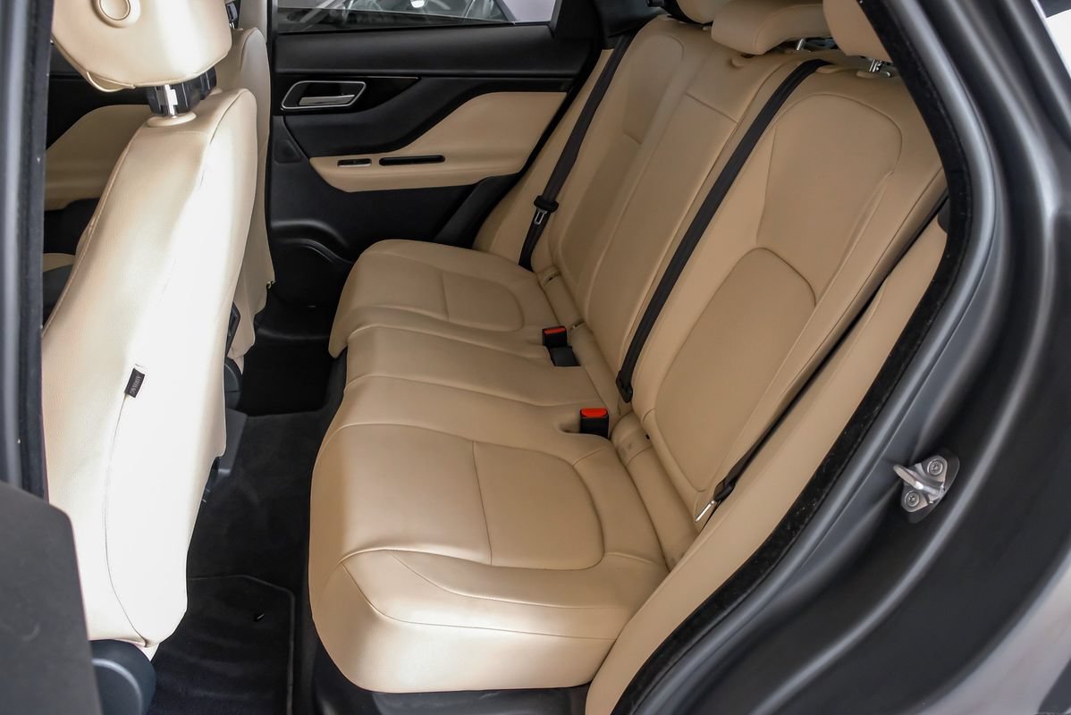 Used 2019 Jaguar F-PACE Premium AWD/4WD image 38