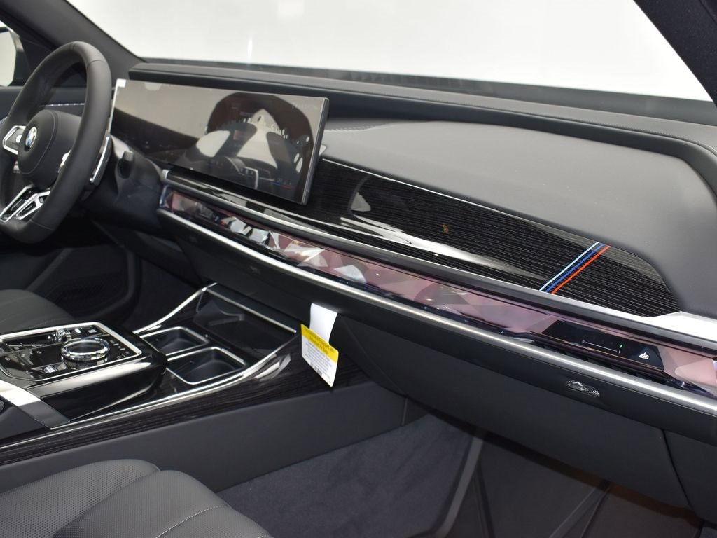 New 2026 BMW 740i w/ Executive Package image 22