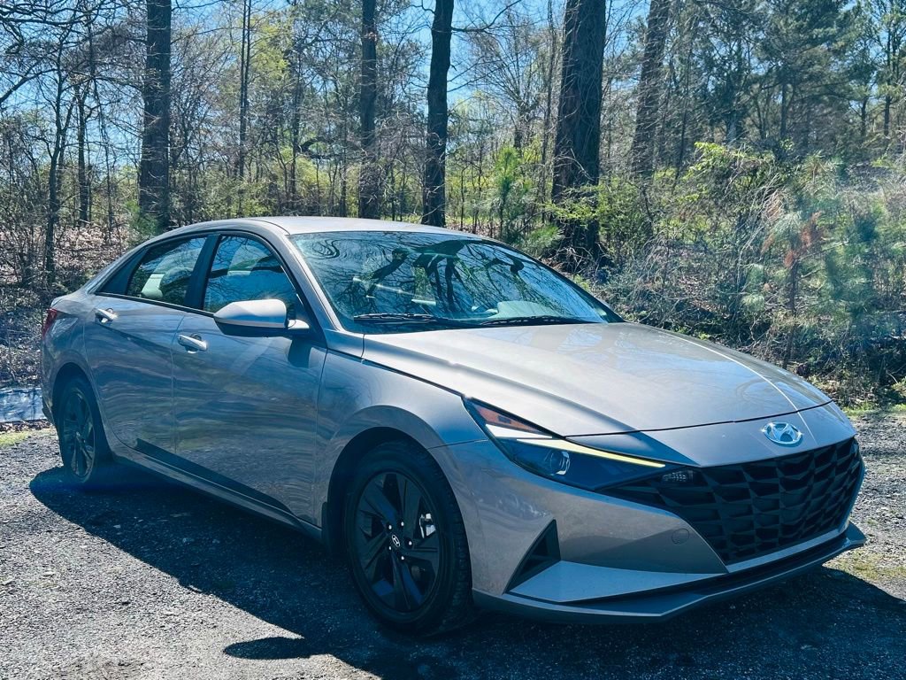 Used 2023 Hyundai Elantra Blue image 10