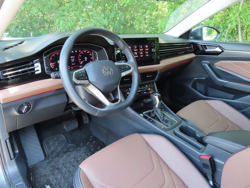 Used 2025 Volkswagen Jetta SEL FWD image 20