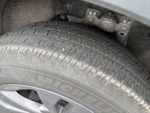 Used 2025 Ford Explorer Active w/ Active Comfort Package image 13