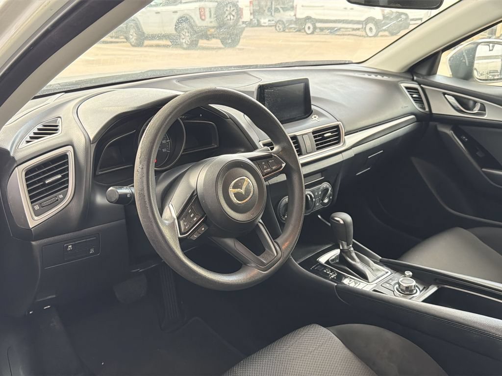 Used 2018 MAZDA MAZDA3 Sport FWD image 5