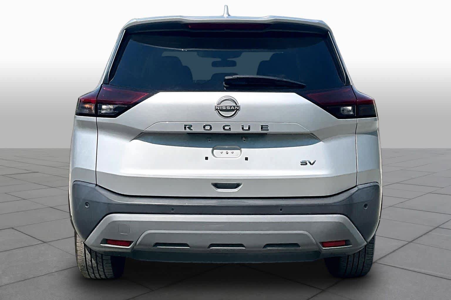 Used 2022 Nissan Rogue SV FWD image 5