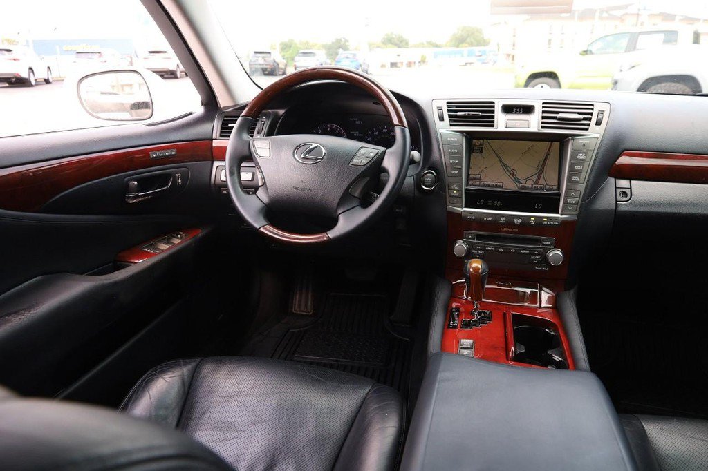 Used 2012 Lexus LS 460 w/ Comfort Pkg RWD image 26