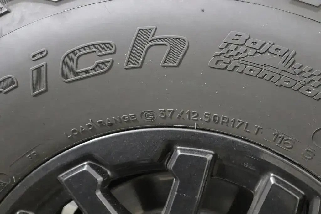 Used 2024 Ford Bronco Raptor w/ Interior Carbon Fiber Pack 6 AWD/4WD image 38