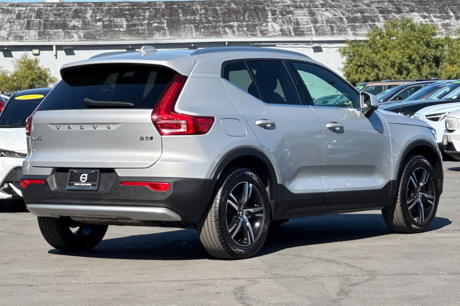 Certified 2025 Volvo XC40 B5 Core AWD/4WD image 2