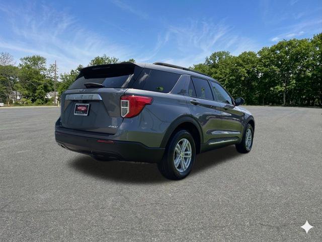 Used 2024 Ford Explorer XLT AWD/4WD image 9