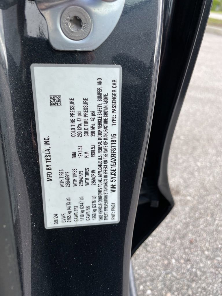 Used 2024 Tesla Model 3 Standard Range image 25