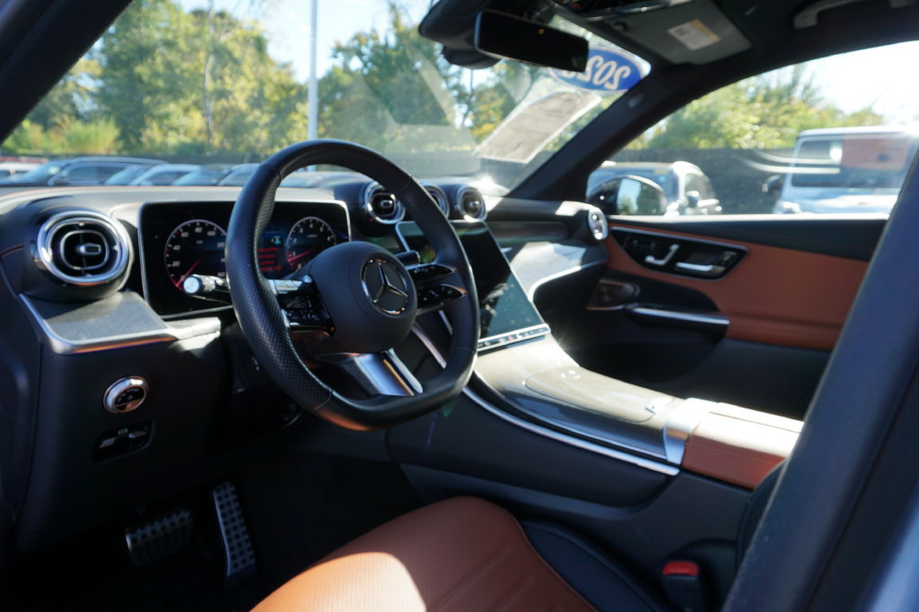 Certified 2025 Mercedes-Benz GLC 300 4MATIC image 11