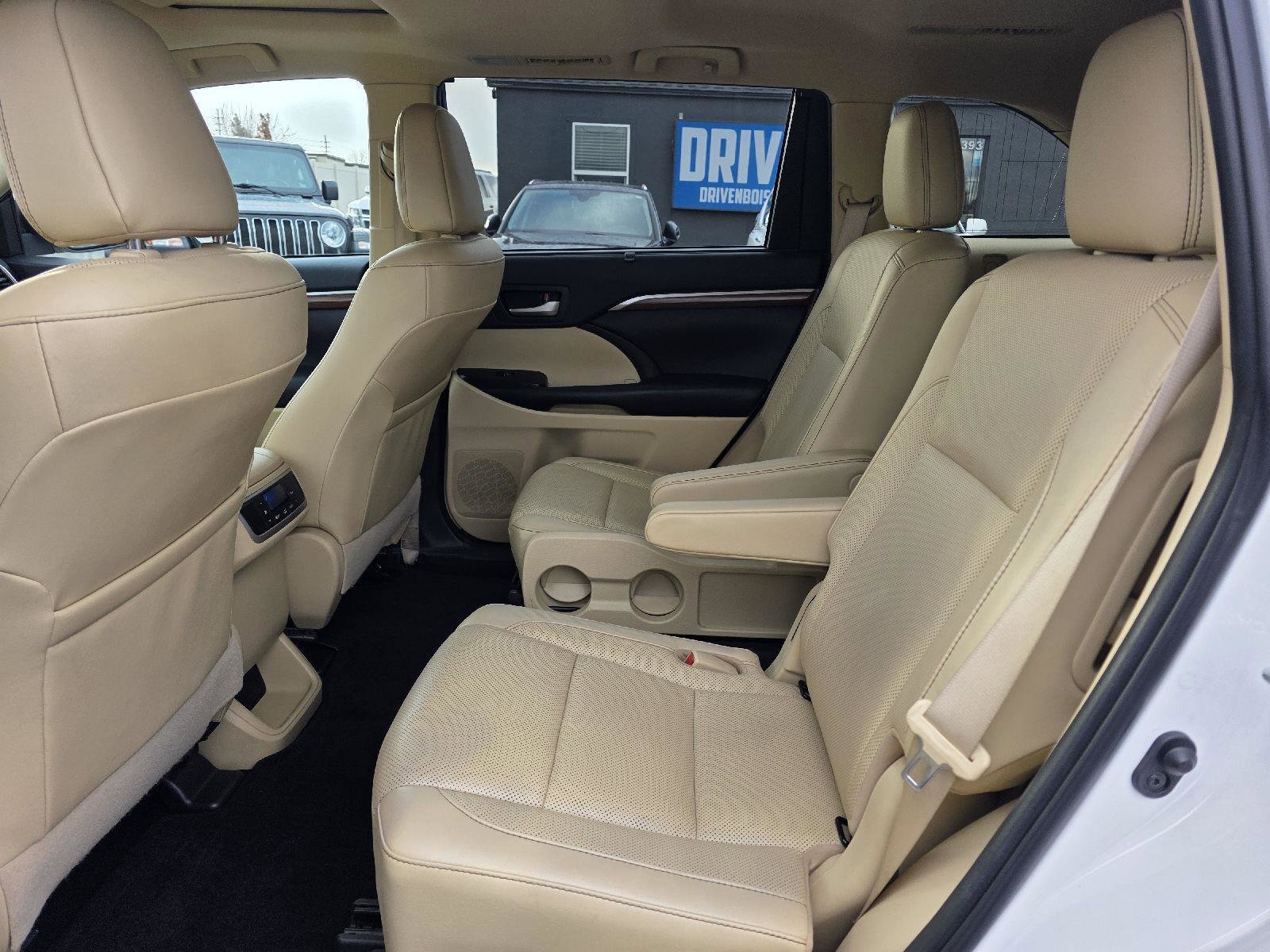 Used 2019 Toyota Highlander Limited image 14