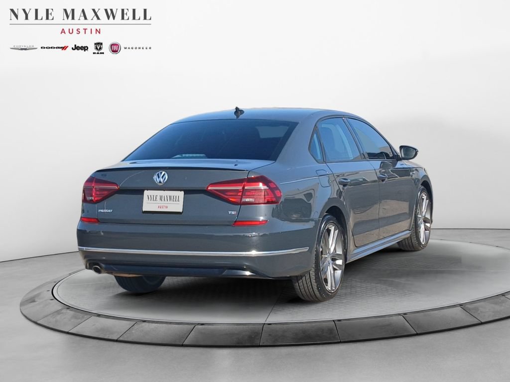 Used 2018 Volkswagen Passat 2.0T R-Line w/ R-Line Lighting Package FWD image 16