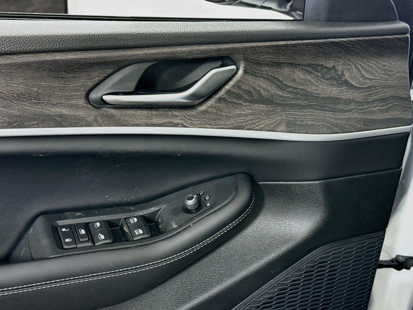 New 2027 Jeep Grand Cherokee 4WD image 12