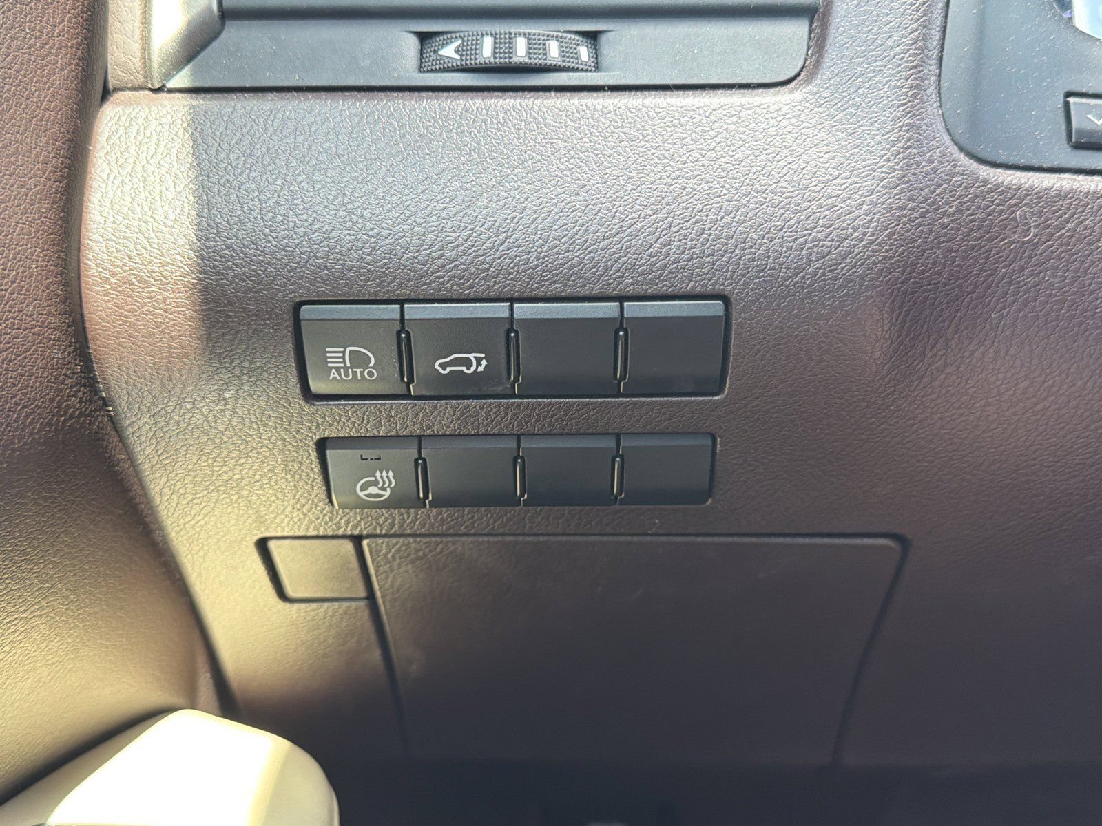 Used 2018 Lexus RX 350L FWD w/ Premium Package image 26