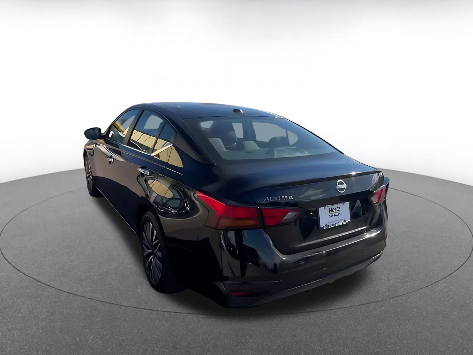 Used 2025 Nissan Altima 2.5 SV image 11