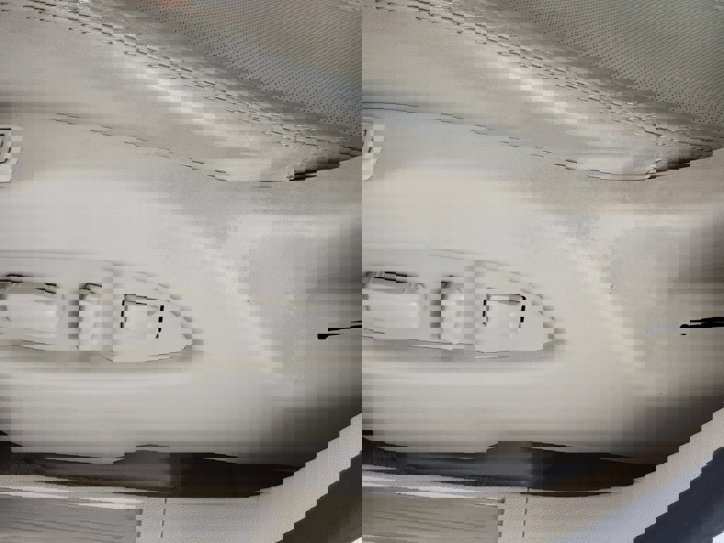 Used 2015 Cadillac SRX Luxury FWD image 16