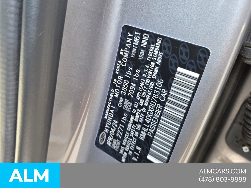 Used 2024 Hyundai Elantra SE image 29