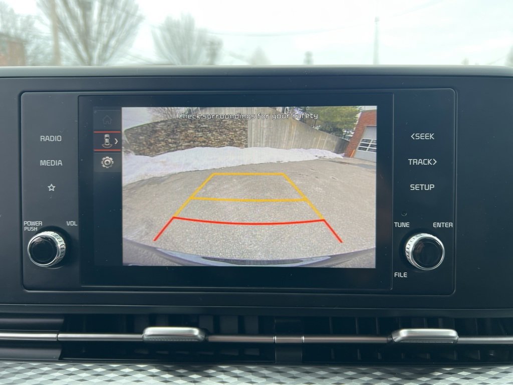 Certified 2024 Kia Carnival LX image 18