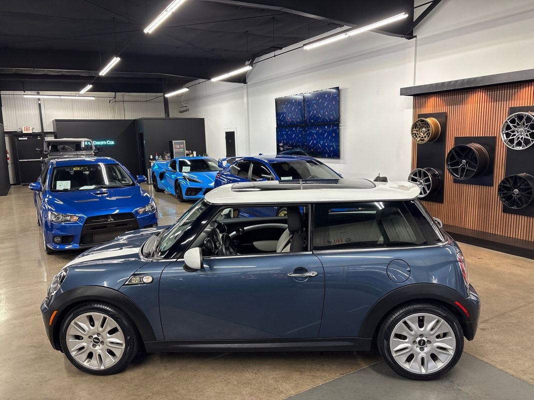 Used 2010 MINI Cooper Hardtop image 5