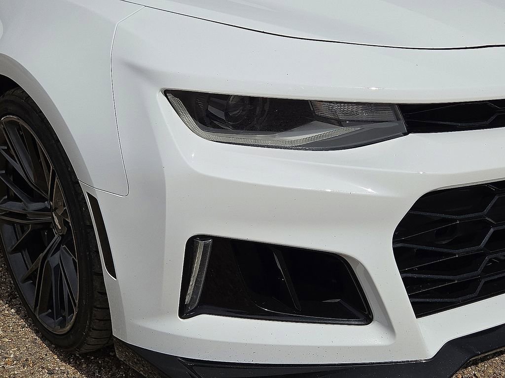 Used 2018 Chevrolet Camaro ZL1 image 10