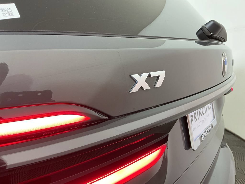 Certified 2025 BMW X7 M60i AWD/4WD image 36