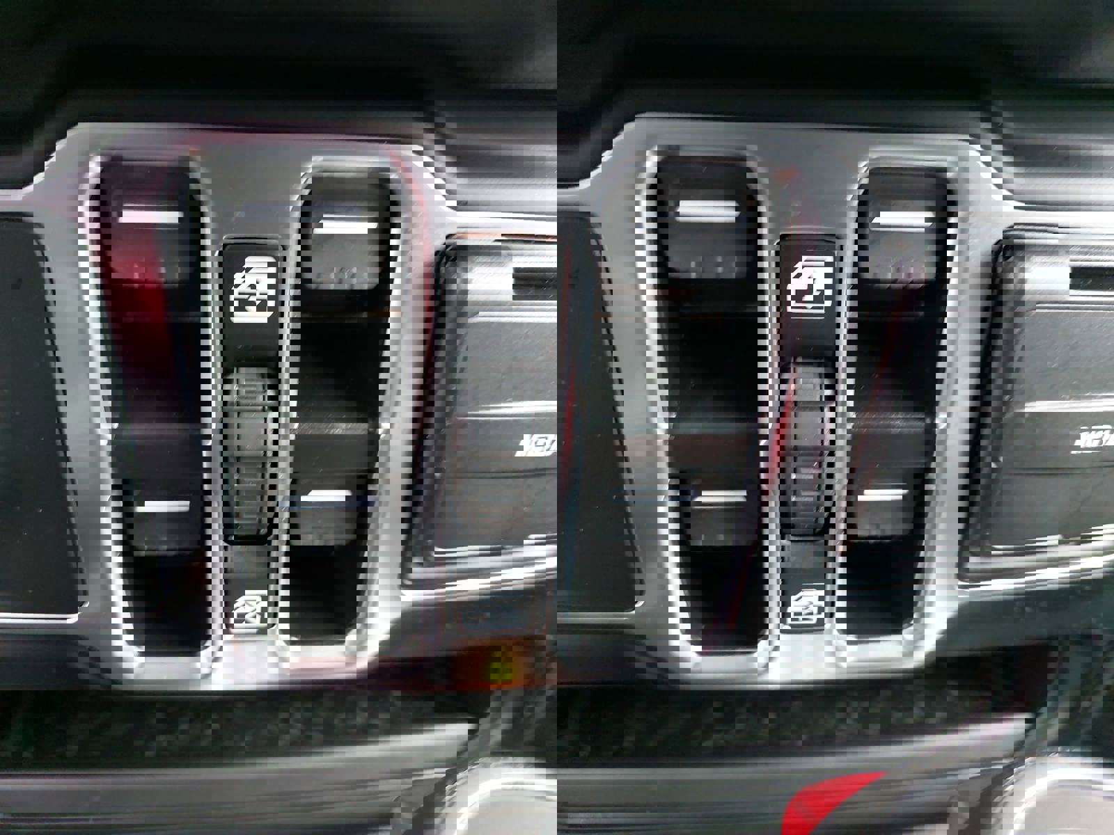 Used 2024 Jeep Wrangler Sport S image 27