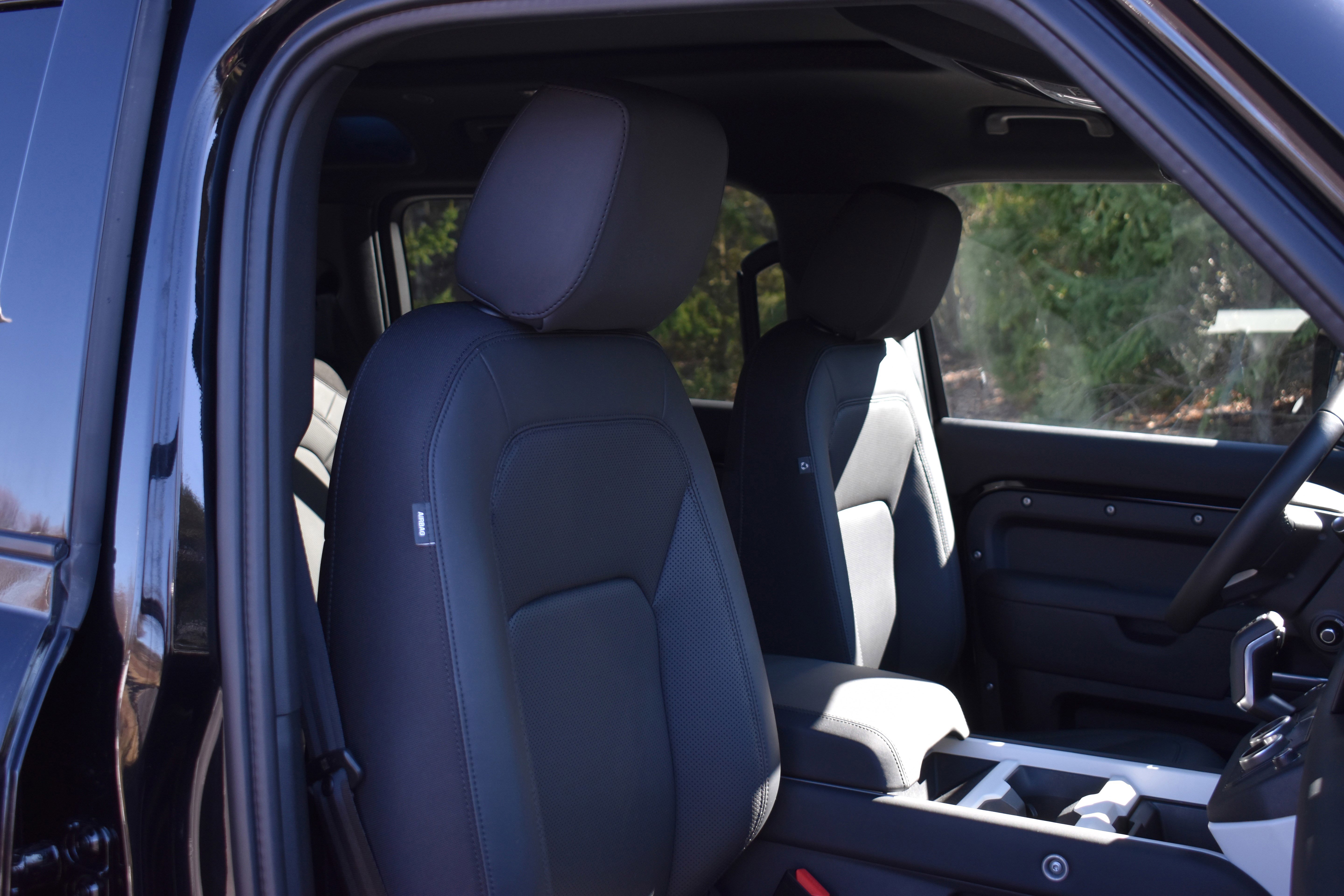 Used 2025 Land Rover Defender 110 S image 30