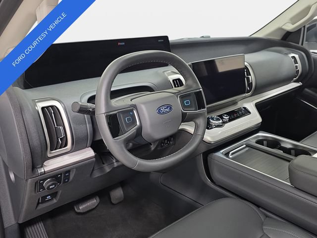 Used 2026 Ford Expedition Active AWD/4WD image 16