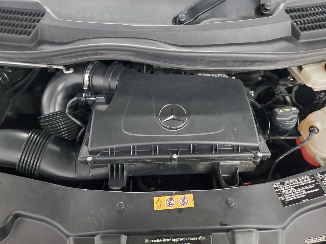 Used 2017 Mercedes-Benz Metris Passenger image 4