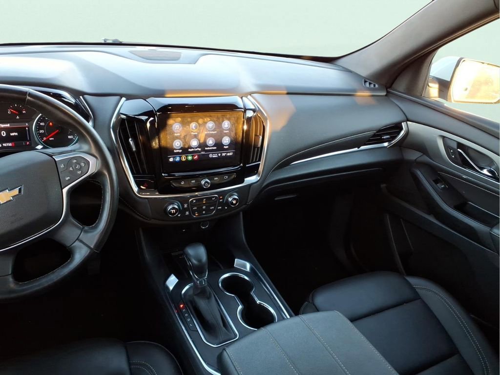 Used 2023 Chevrolet Traverse LT image 17
