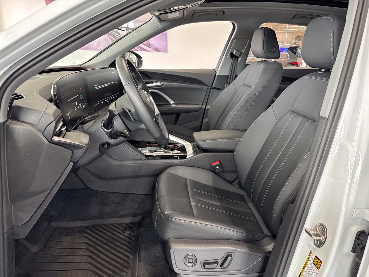 Used 2025 Audi Q5 Premium AWD/4WD image 14