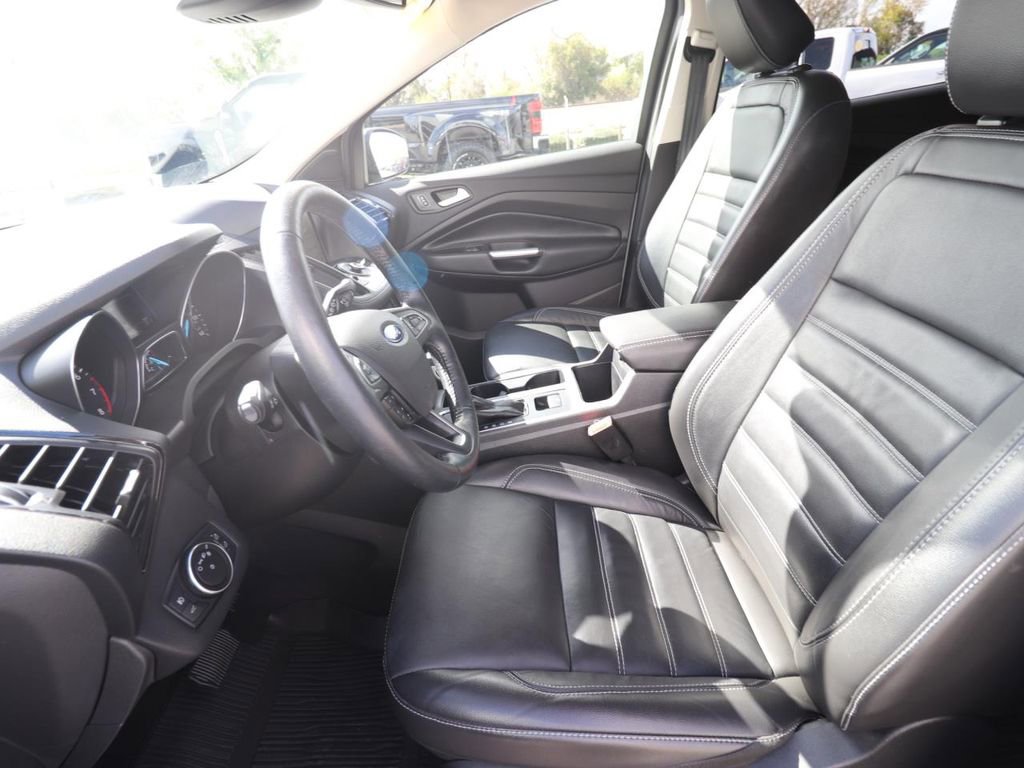 Certified 2019 Ford Escape Titanium image 2